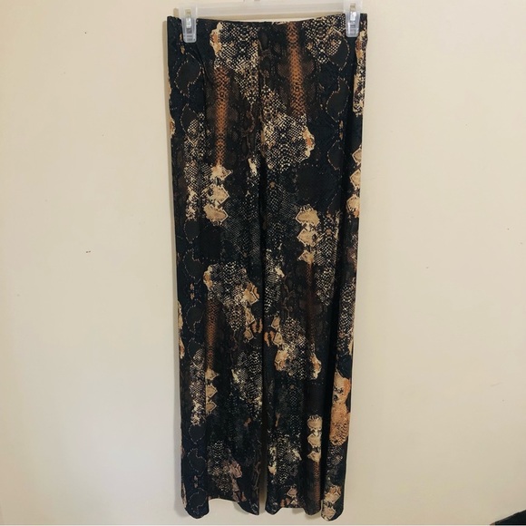 Zara Pants - Zara Snakeskin Wide Leg Pull On Pants